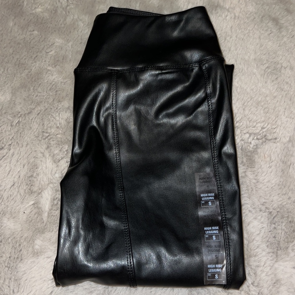 SO Black Faux Leather High Rise Ponte Leggings, Juniors S